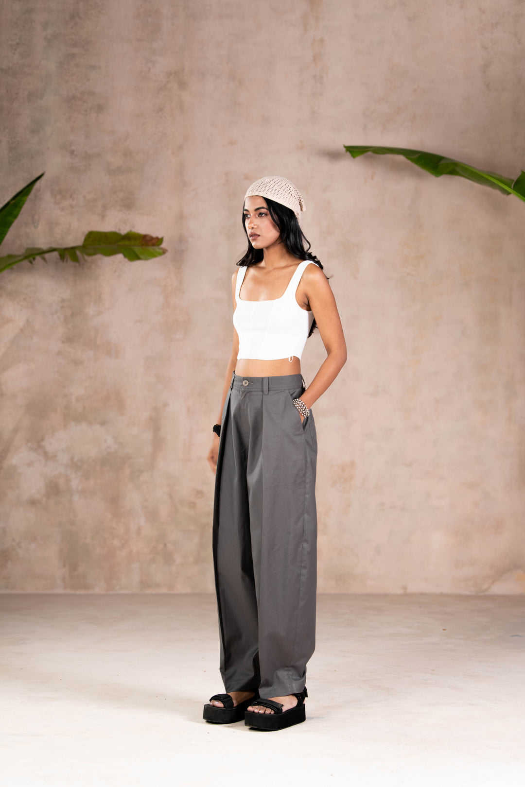 CHARCOAL PLEATED PANTS