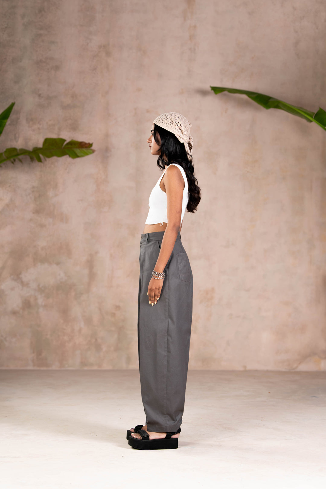CHARCOAL PLEATED PANTS