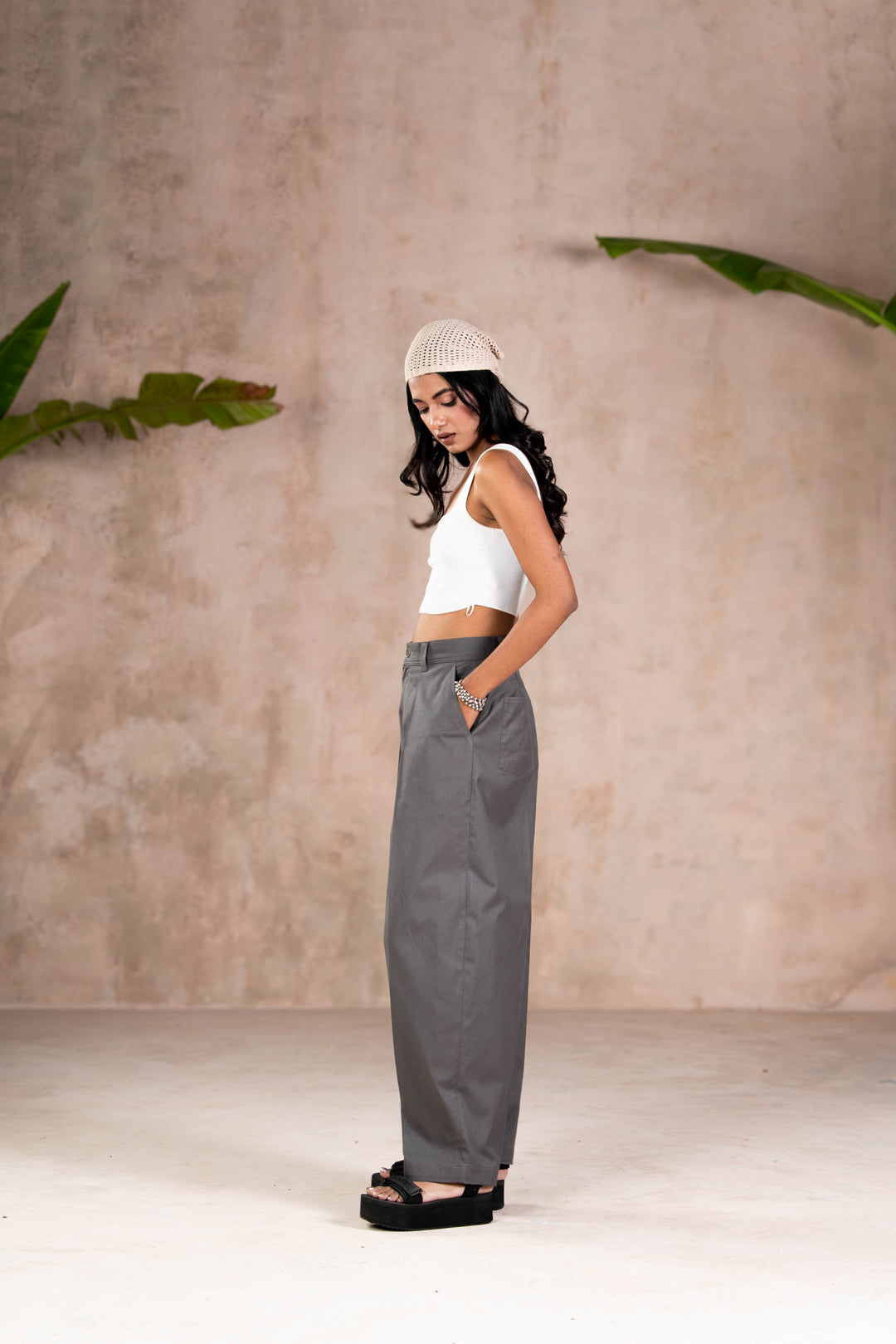 CHARCOAL PLEATED PANTS