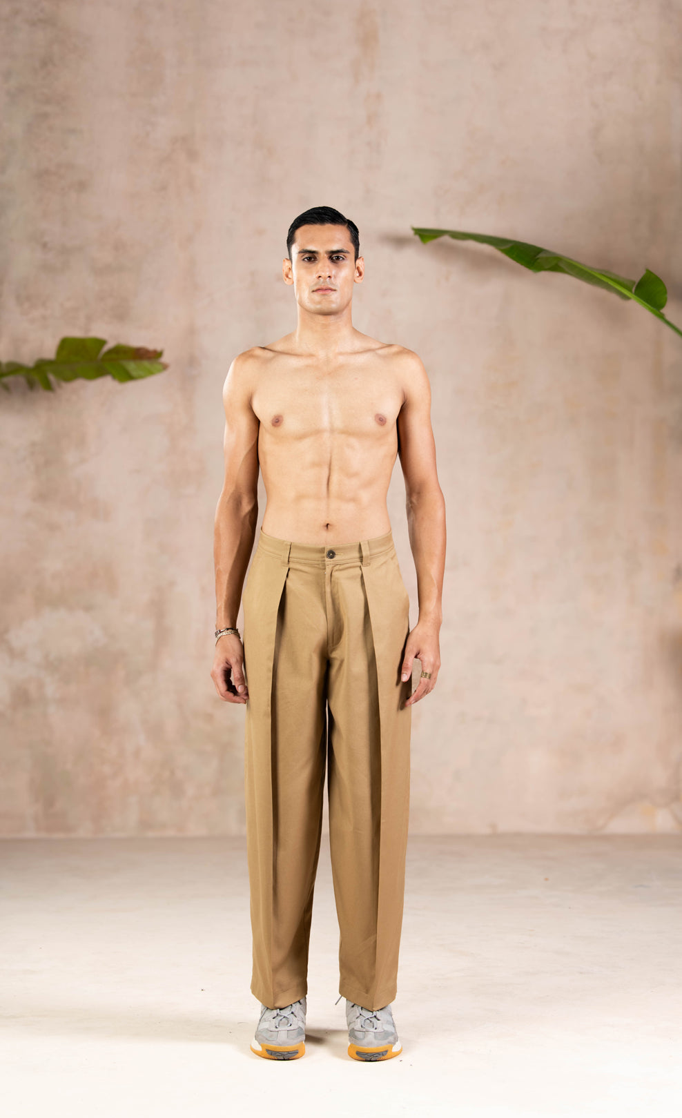 KHAKEE PLEATED PANTS