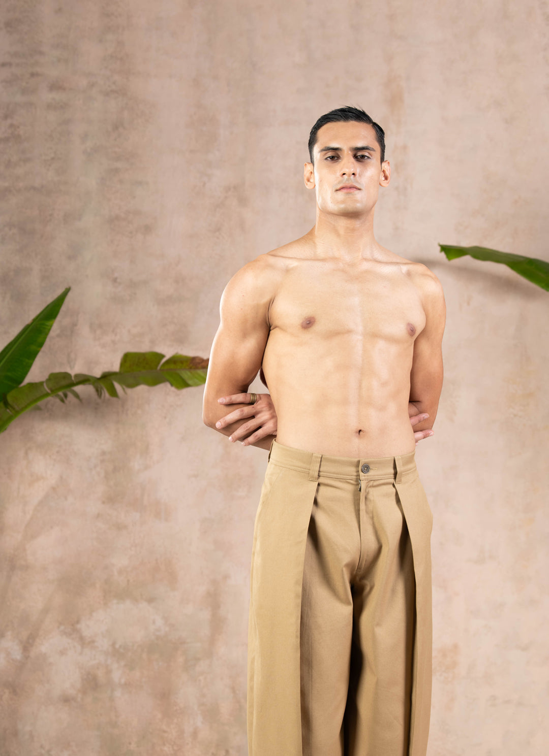 KHAKEE PLEATED PANTS