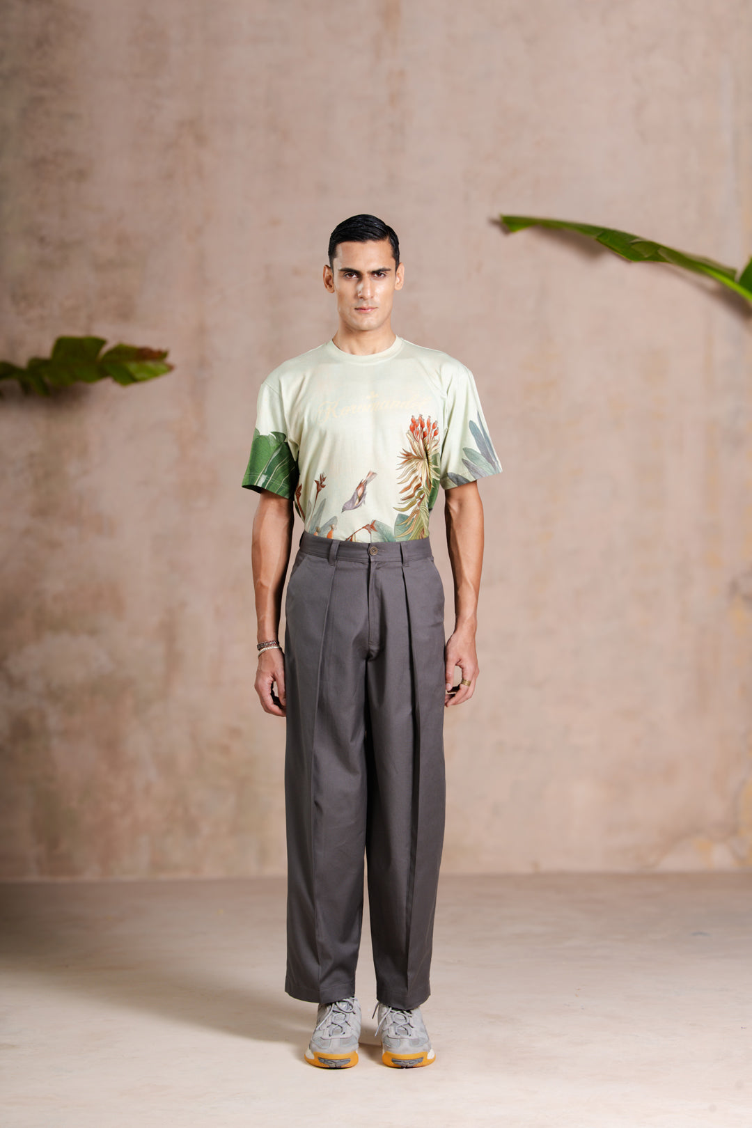 CHARCOAL PLEATED PANTS