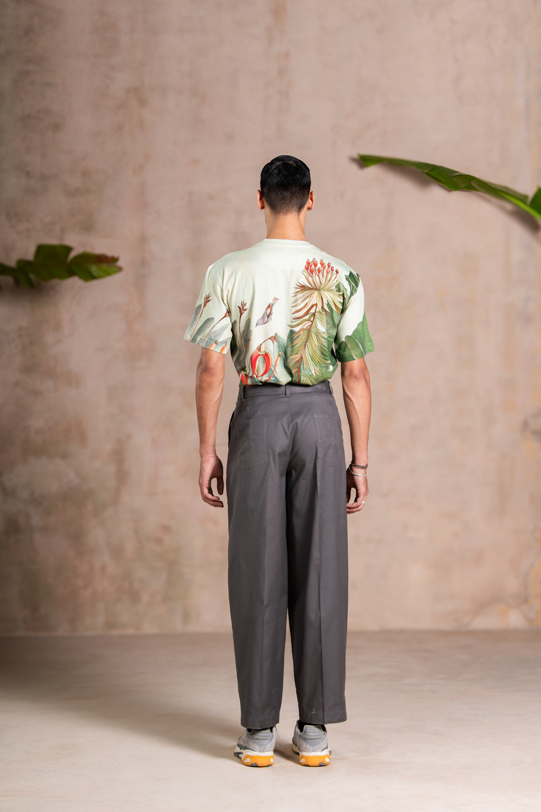 CHARCOAL PLEATED PANTS