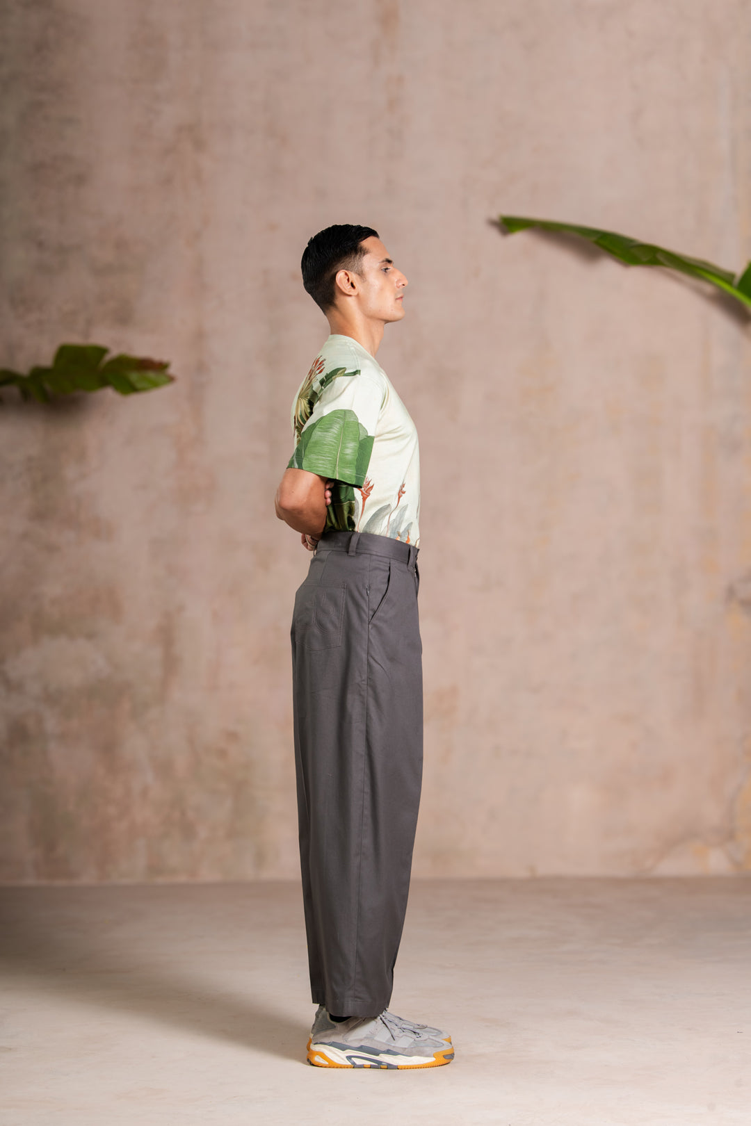 CHARCOAL PLEATED PANTS