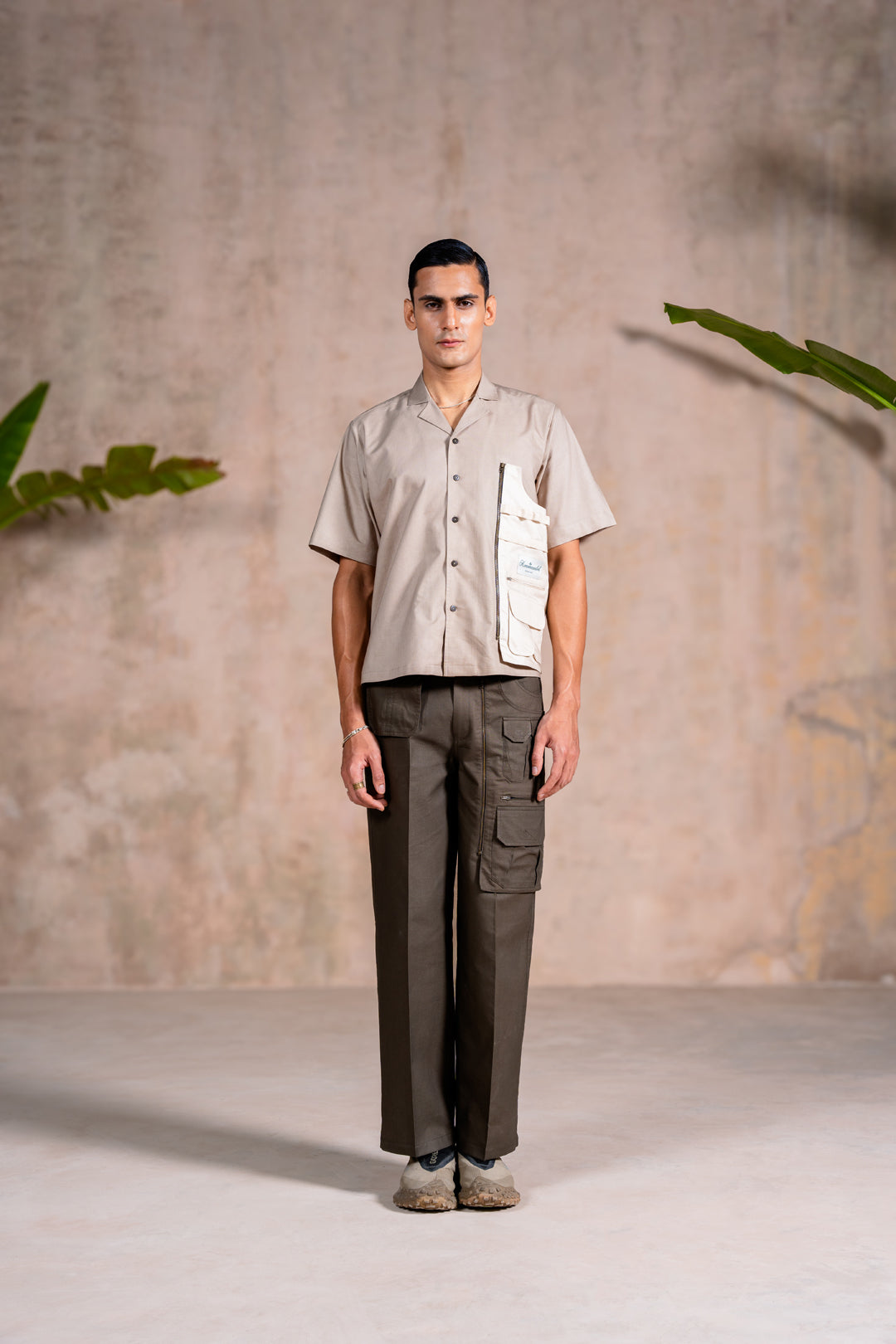 RETRACTABLE UTILITY SHIRT