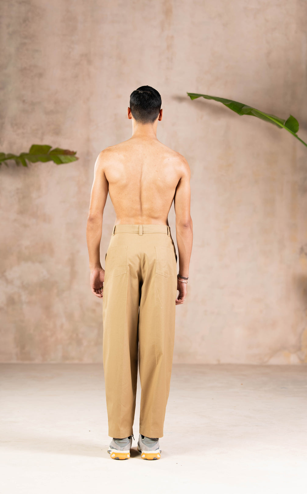 KHAKEE PLEATED PANTS
