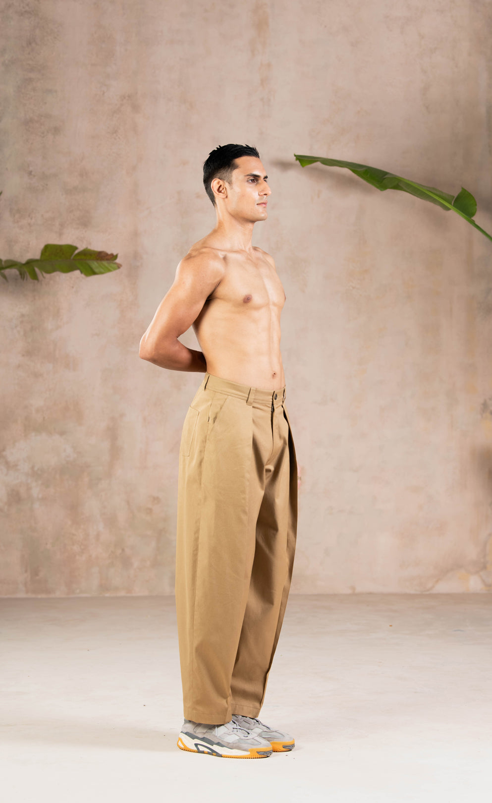 KHAKEE PLEATED PANTS